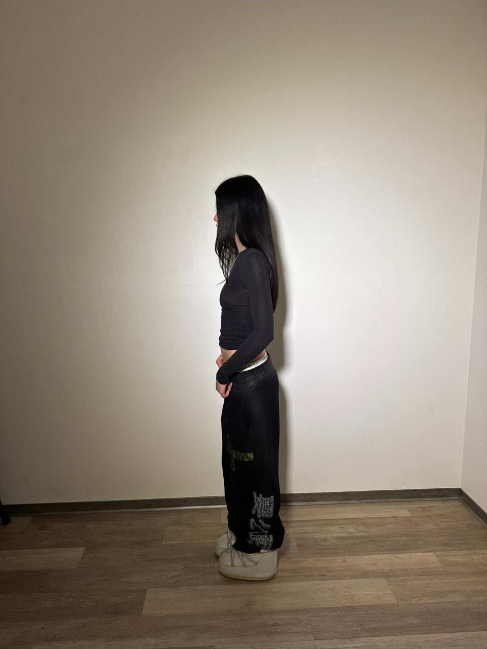 "through pain" sweats black