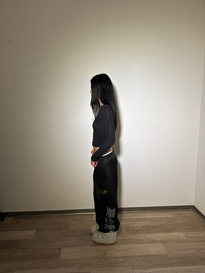 "through pain" sweats black